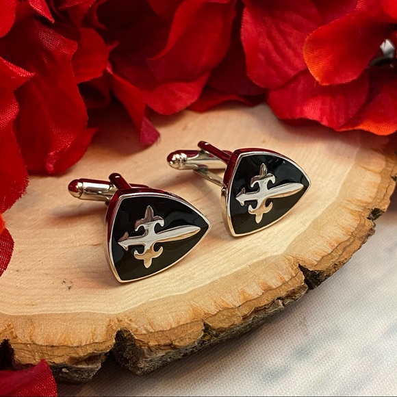 Black Knights Shield with Silver Cross Cufflinks - Picture 8 of 16